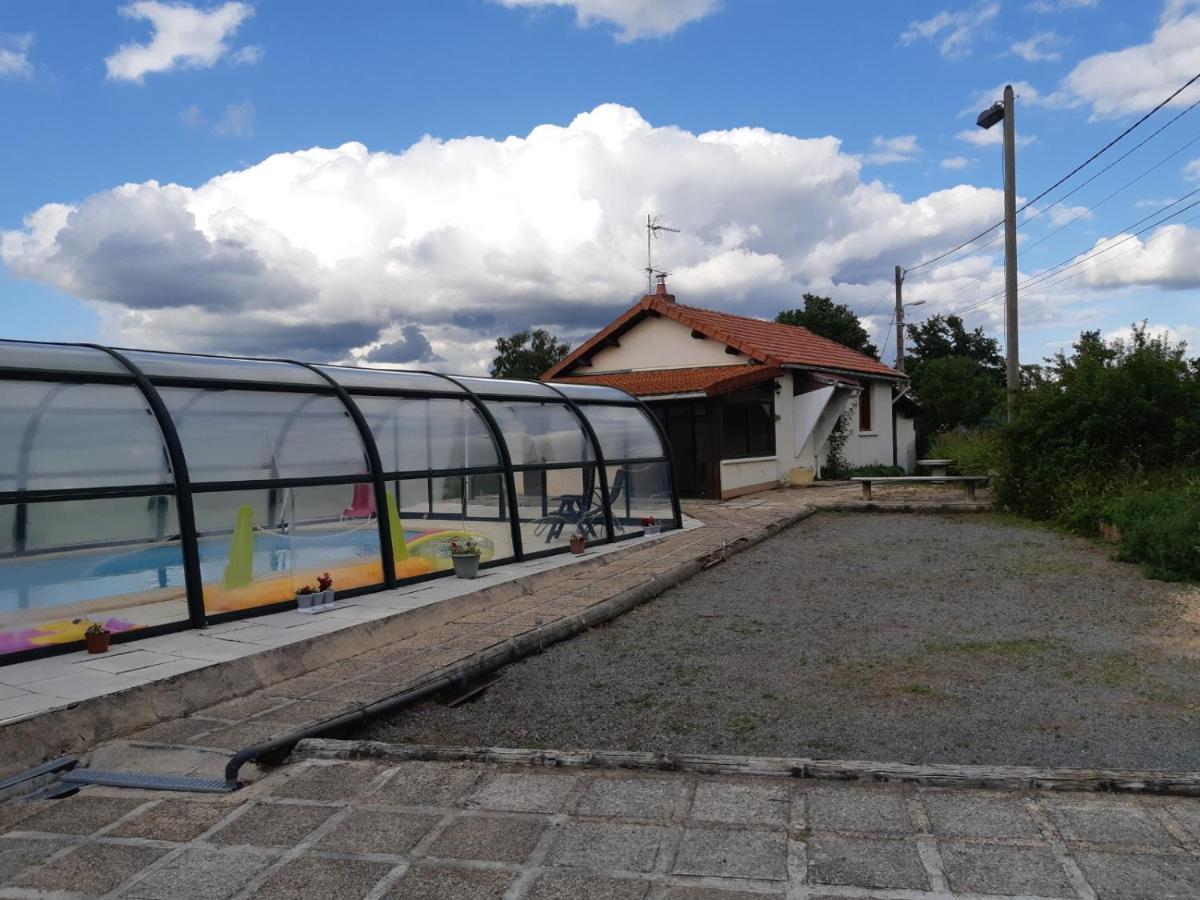 Maison A La Campagne Avec Piscine Flayat Экстерьер фото