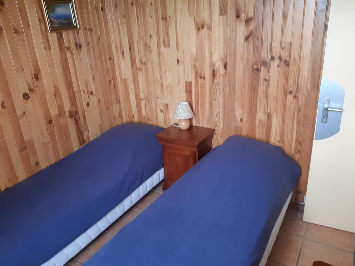 Maison A La Campagne Avec Piscine Flayat Экстерьер фото